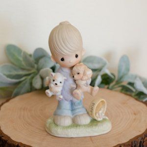 Vintage Precious Moments Figurine, 1979 "Blessed Are the Peacemakers"